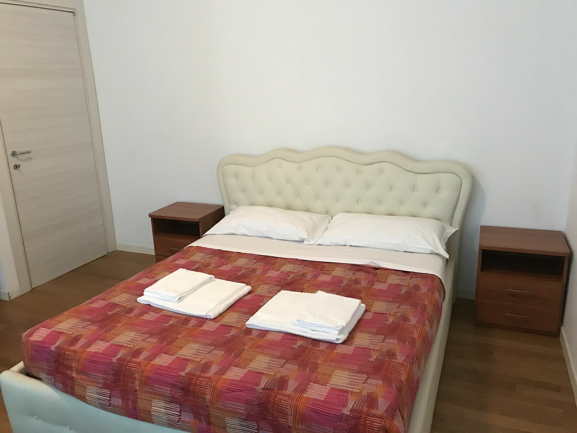 Red Line Apartments Milano Εξωτερικό φωτογραφία