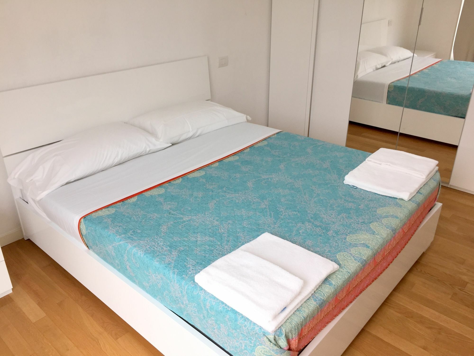 Red Line Apartments Milano Εξωτερικό φωτογραφία