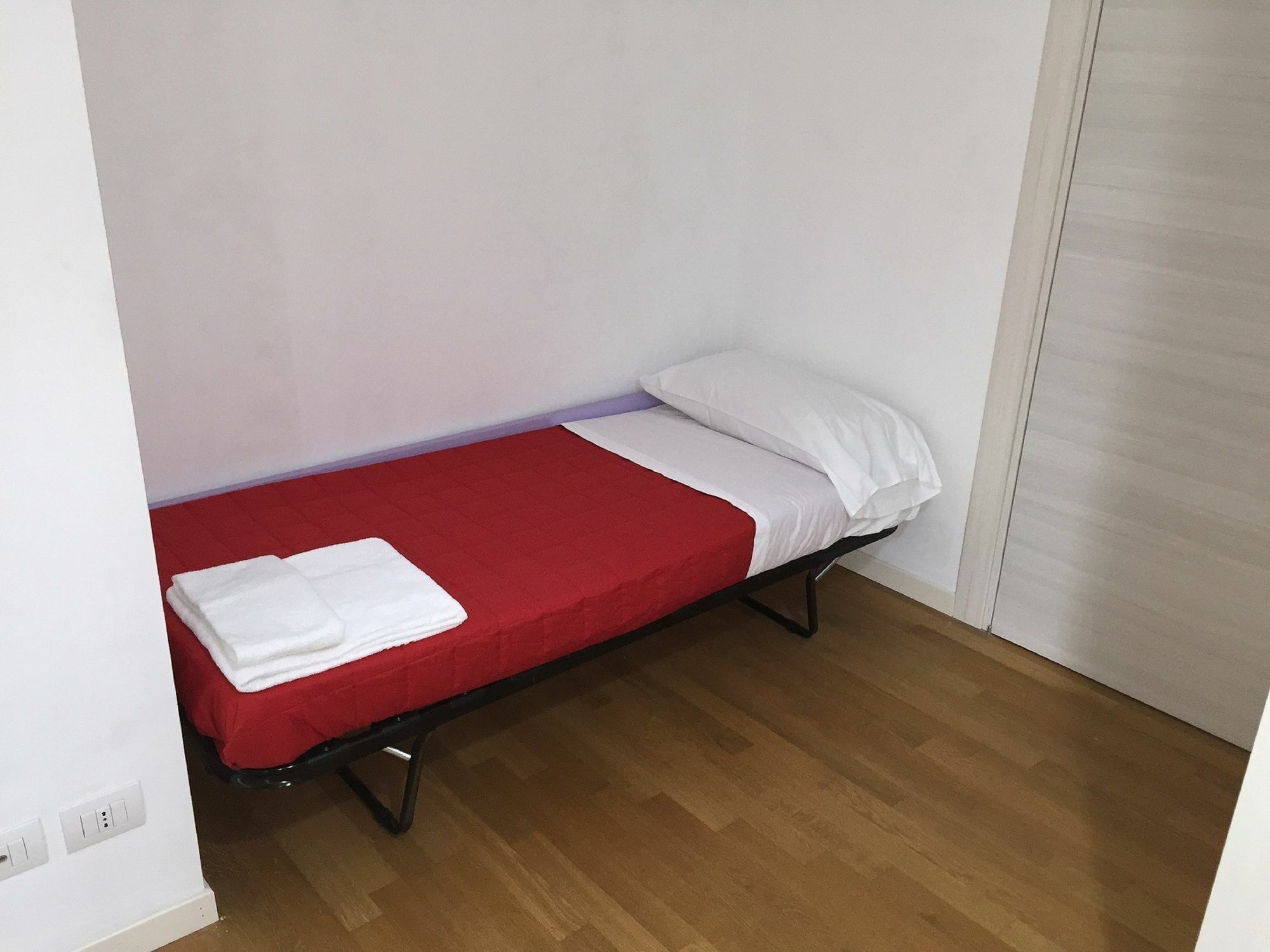 Red Line Apartments Milano Εξωτερικό φωτογραφία