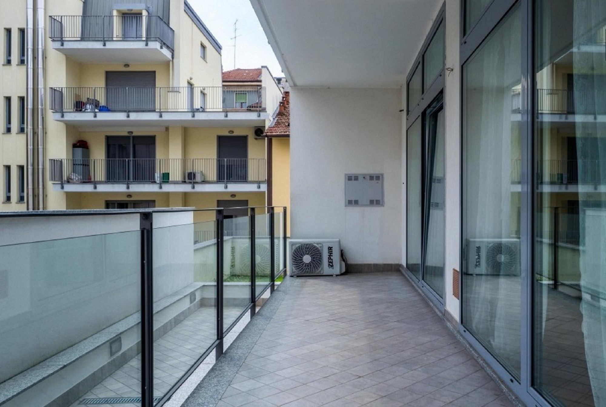 Red Line Apartments Milano Εξωτερικό φωτογραφία